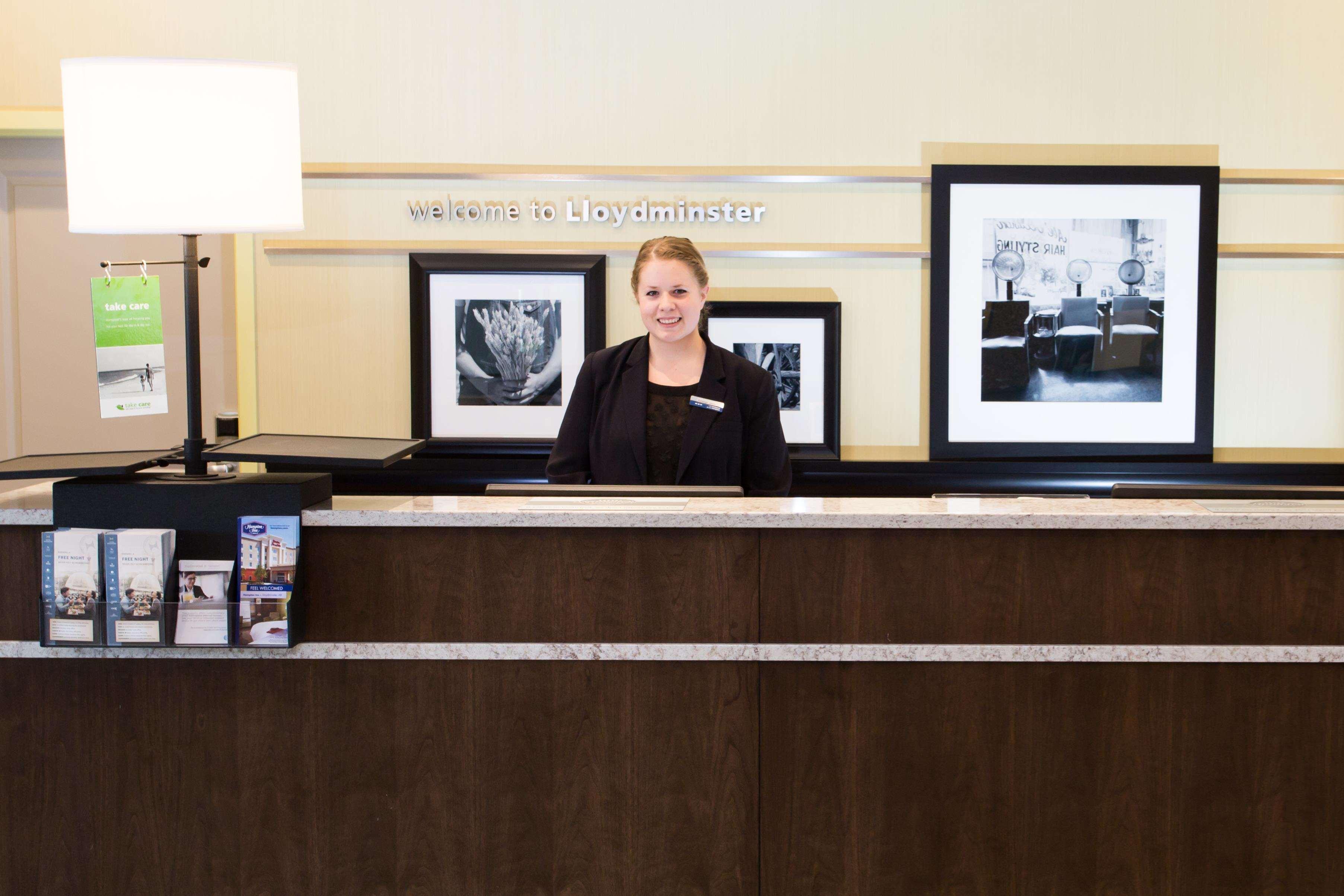 Hampton Inn By Hilton Lloydminster Εξωτερικό φωτογραφία