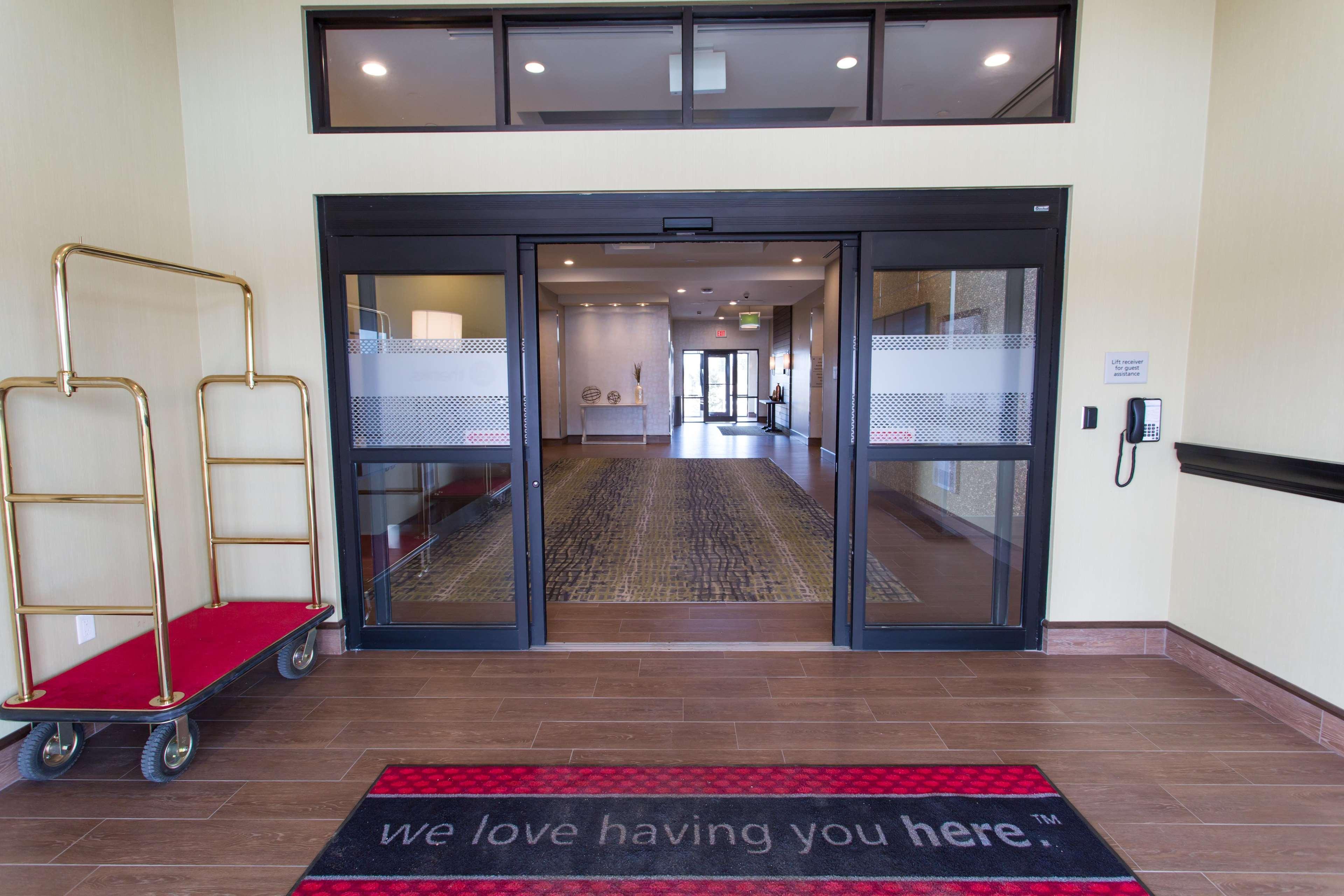 Hampton Inn By Hilton Lloydminster Εξωτερικό φωτογραφία