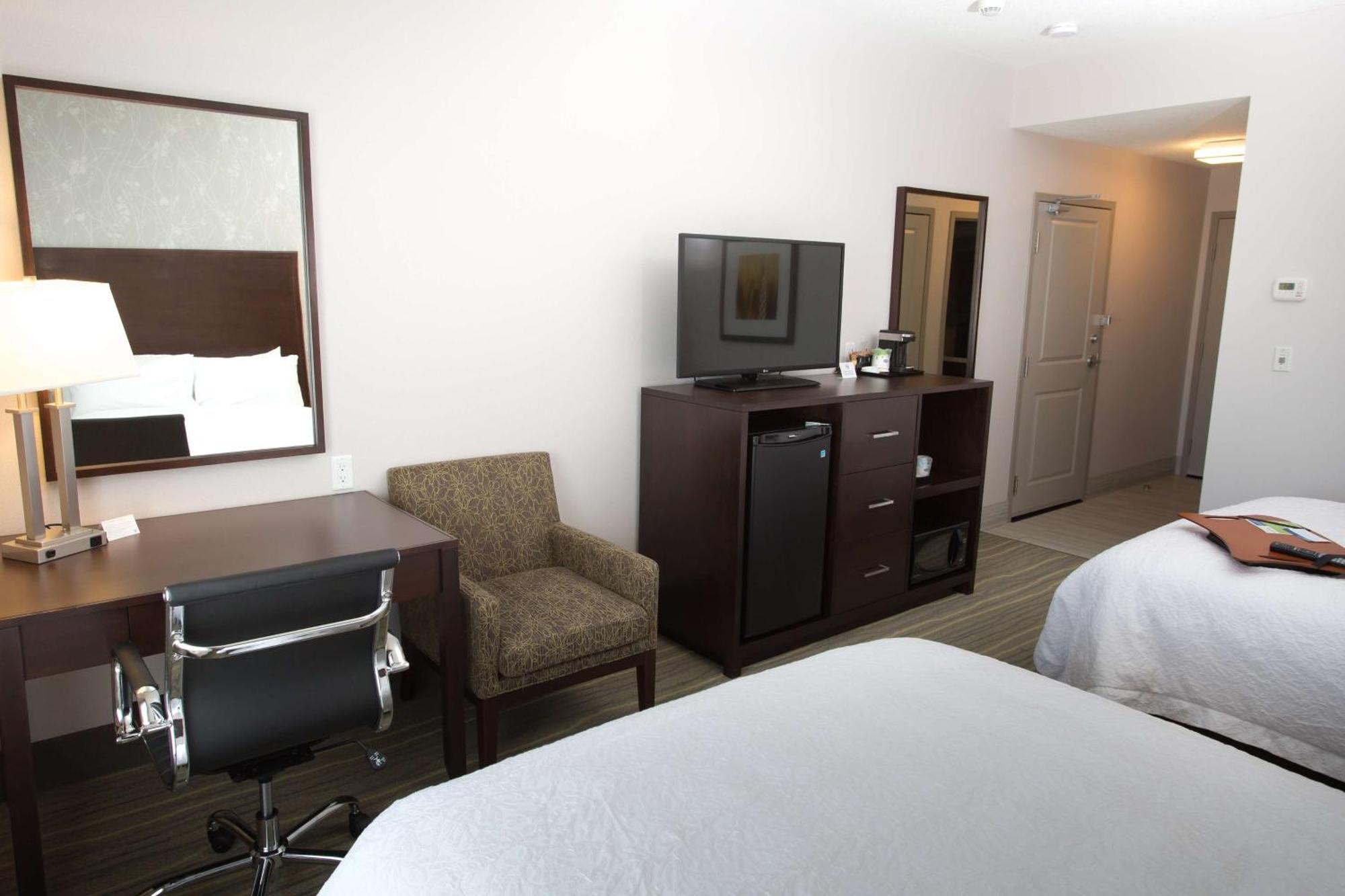 Hampton Inn By Hilton Lloydminster Εξωτερικό φωτογραφία