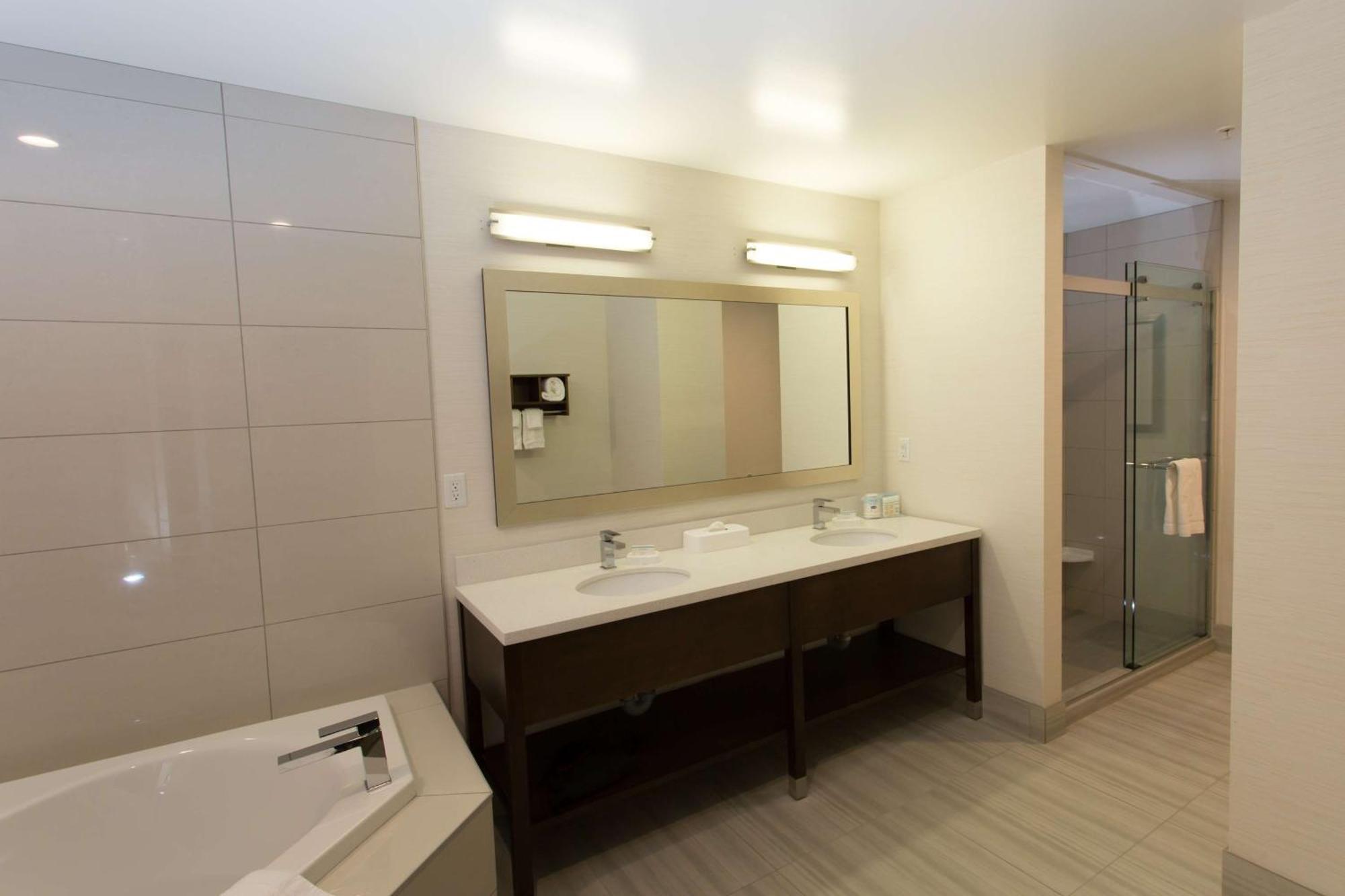 Hampton Inn By Hilton Lloydminster Εξωτερικό φωτογραφία