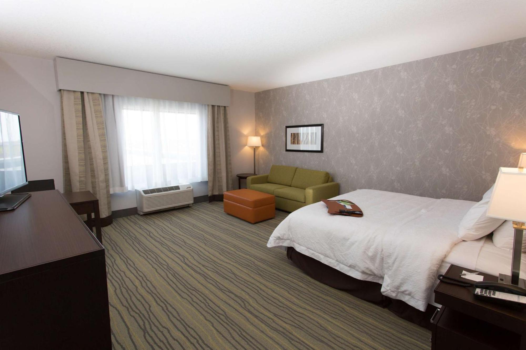 Hampton Inn By Hilton Lloydminster Εξωτερικό φωτογραφία