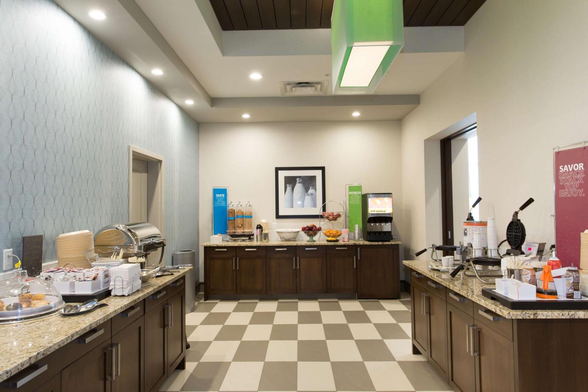 Hampton Inn By Hilton Lloydminster Εξωτερικό φωτογραφία